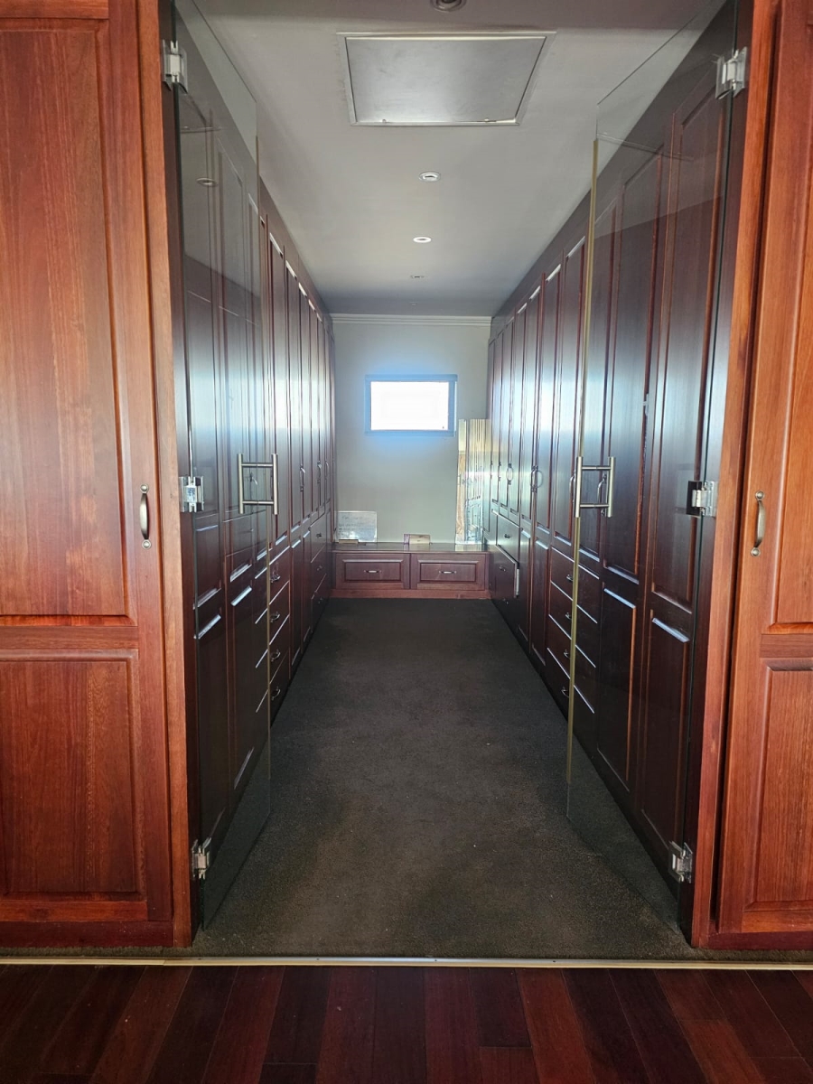 5 Bedroom Property for Sale in Gonubie North Eastern Cape